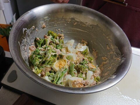 ブロッコリーと卵のツナマヨサラダ